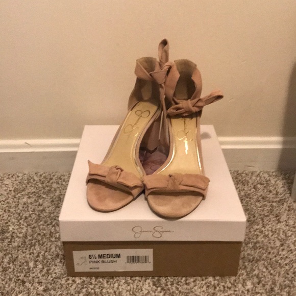 Heels - Picture 3 of 5